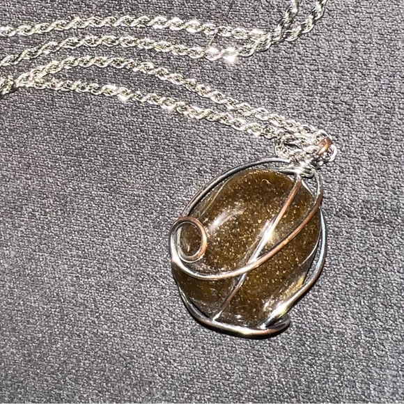 Tigers Eye Pendant with sterling silver chain and wrap around stone. - Picture 4 of 4